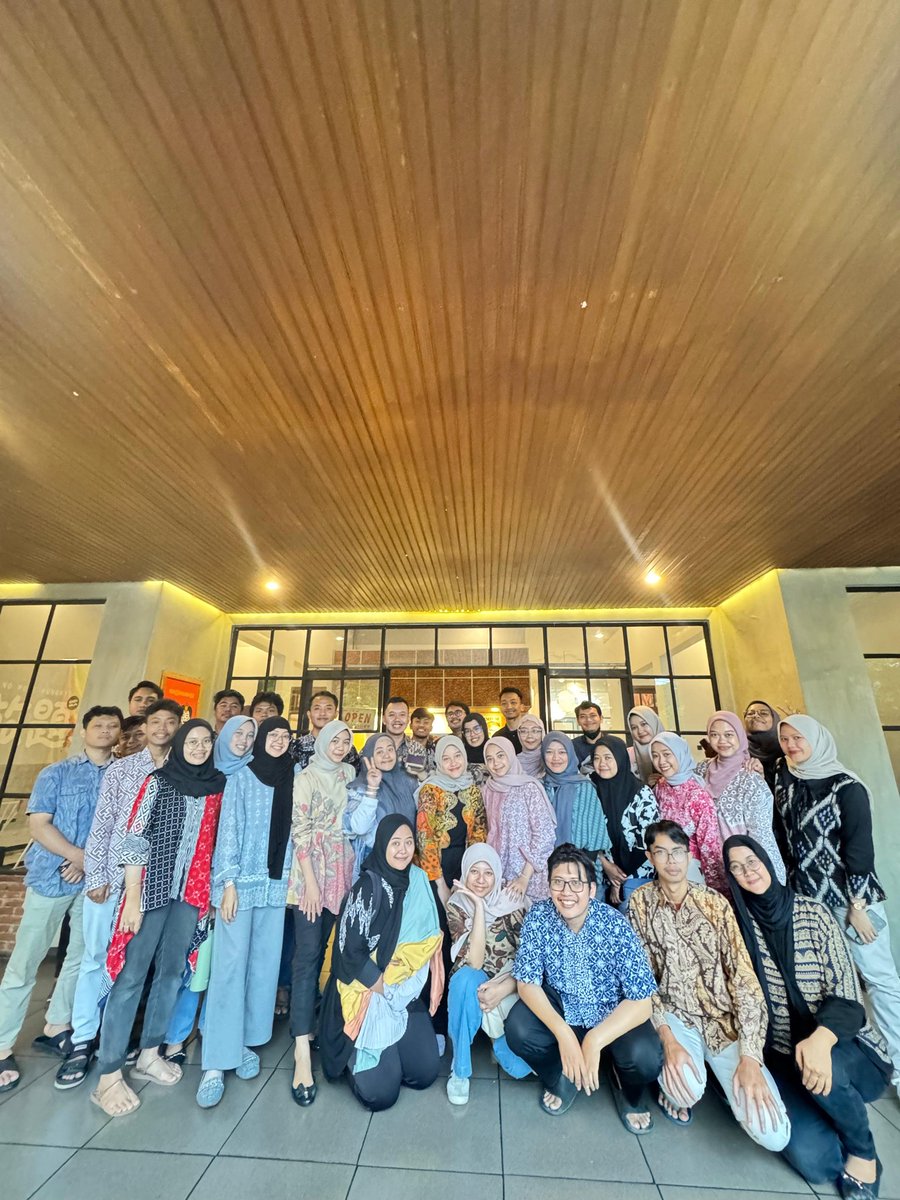 tyanrn's tweet photo. last day, kita makan ayce sampe kenyang bangetttt, see you ya 🫶🏻 https://t.co/2LYU9rnyDn