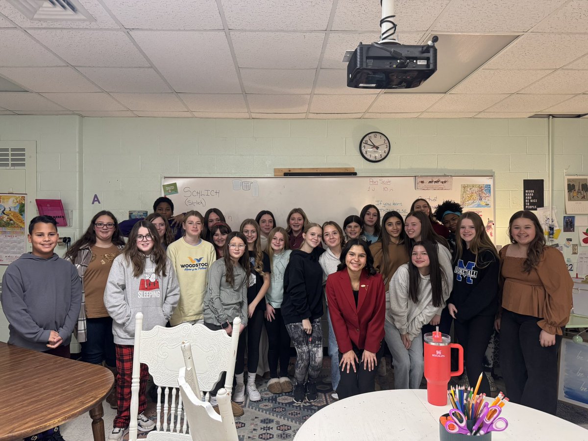 SKMS_FCCLA's tweet photo. This morning, your Virginia FCCLA Vice President of Membership from SKMS attended the Peter Muhlenburg Middle School FCCLA chapter meeting to discuss the many “layers” of a STAR event competition. #vafccla https://t.co/grkrFRjVVg