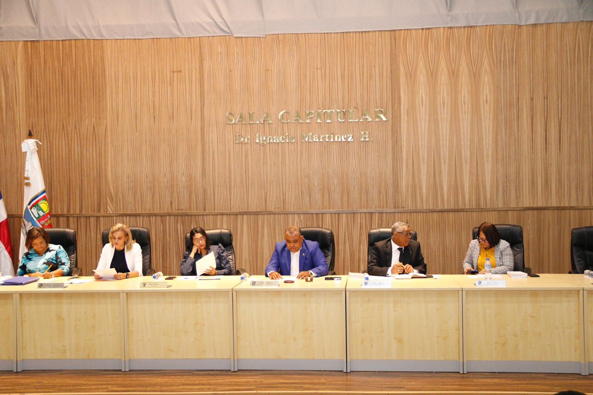 JesusColonAr's tweet photo. Hoy participamos en la sesión ordinaria de la Sala Capitular de Santo Domingo Este, representando con orgullo a nuestro alcalde @dioastacio 

Cada decisión y cada esfuerzo conjunto nos acercan más al progreso y al bienestar de nuestra ciudad.

¡Santo Domingo Este avanza!👏 https://t.co/NMJRW4gVmP