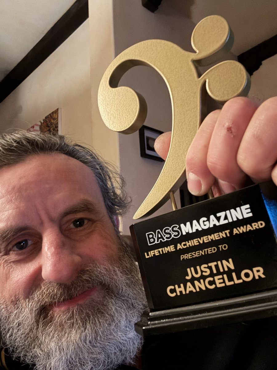 Gratulacje dla mojego brata Justina Chancellora za wspaniałą nagrodę od Bass Magazine za całokształt osiągnięć artystycznych!
<a href="/lobalorning/">lobalorning</a> <a href="/Tool/">TOOL effing TOOL</a> <a href="/mtvoidofficial/">MTvoid</a>