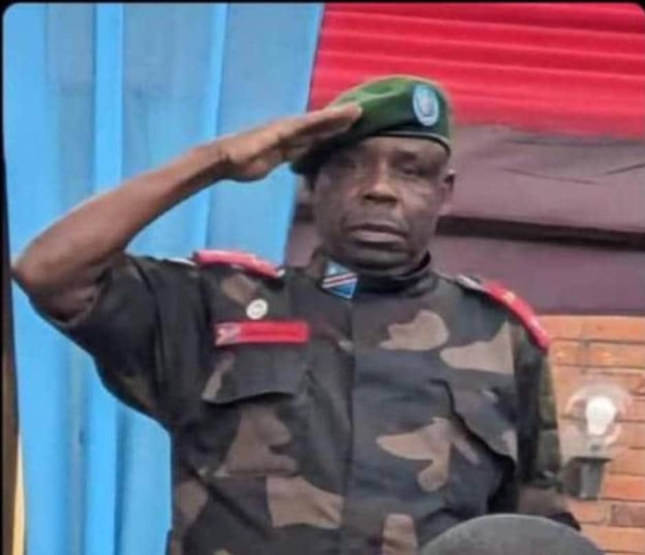 Notre pays vient de perdre un  de ses valeureux fils.
Le Général Peter CIRIMWAMI NKUBA avait compris le sens de son serment : défendre la Patrie jusqu'au sacrifice suprême.
Repos éternel à l'âme de ce vaillant fils de la RDC. Condoléances au Commandant Suprême des FARDC. 
Que