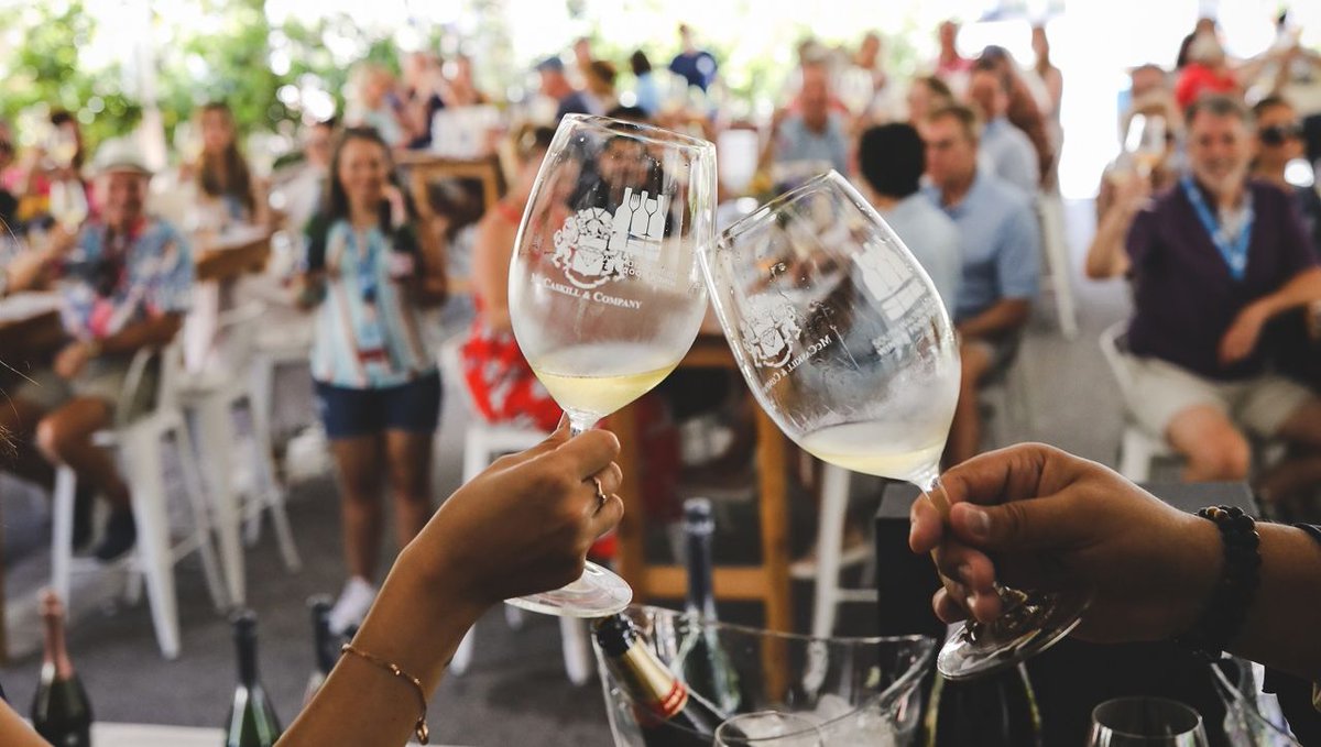 Spanning the streets of @grandboulevard Town Center, sample all the flavors at the @sowalwine from April 24–27! 🍷⁠Over 500 fine wines and spirits will be on hand along with delectable bites from the area's top chefs.⁠
#sponsored
emeraldcoastmagazine.com/south-walton-b…