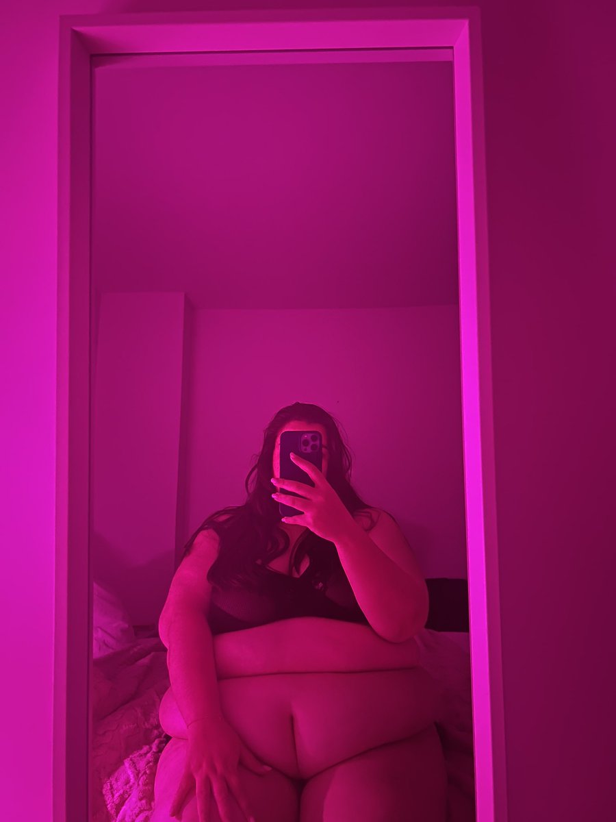BBWAngel4's tweet photo. Come and say goodnight 🥰  #BBWModels #buyingpics #bbwwoman #BBW #bbw #pawg #bigboobs #chubbywoman #chubby #curvy #CurvyLady #curvyonlyfans #onlyfansmodels #bbwpromotion #ssbbw #bbwlovers #sbbwlovers ONLY FANS https://t.co/YfKGwEJVRT https://t.co/npBlFlqRLM