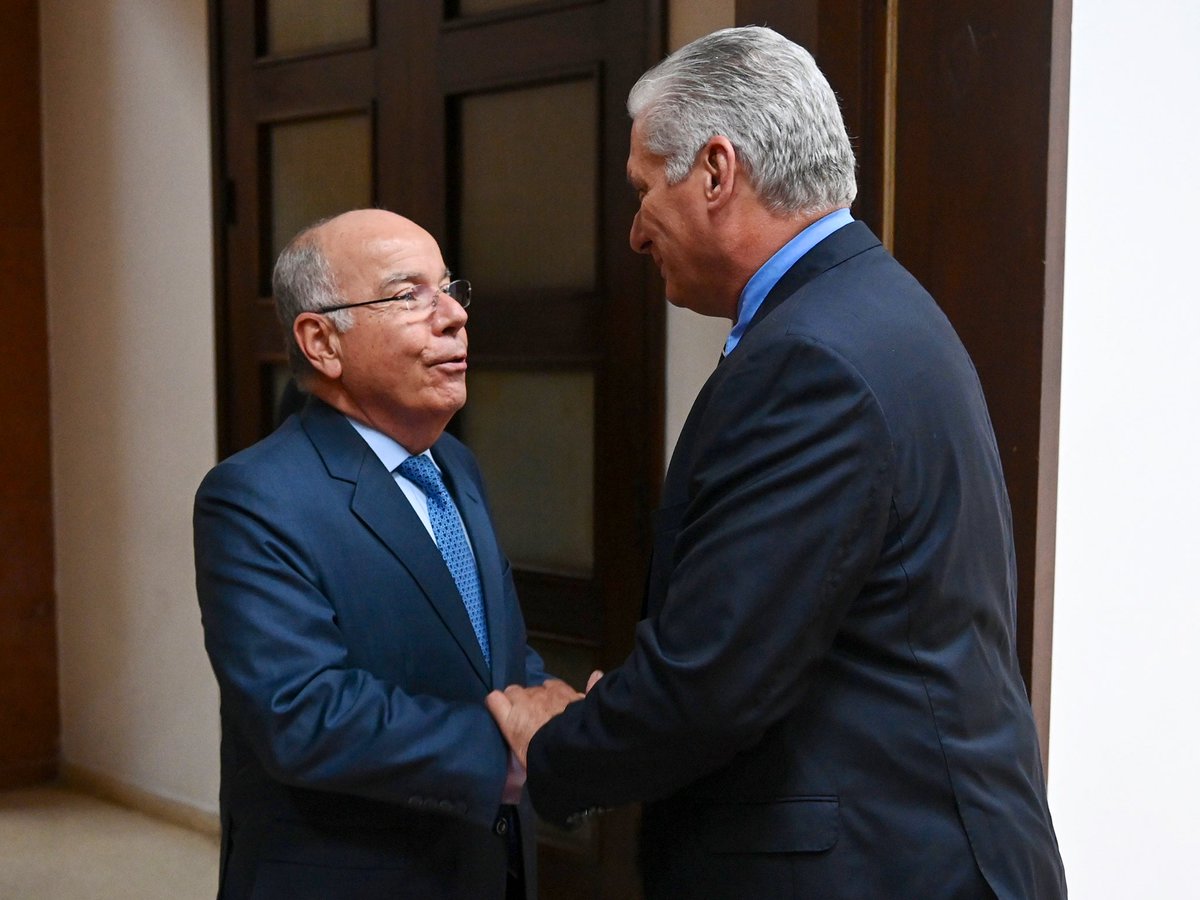 DiazCanelB's tweet photo. Me reuní con Mauro Vieira, canciller de #Brasil, con quien trasladé afectuoso saludo al Presidente @LulaOficial. Abordamos posibilidades de fortalecer las relaciones bilaterales y avanzar en proyectos de cooperación. 

Fuimos invitados por Lula a importante Cumbre Brasil-Caribe. https://t.co/UNcfupP4zb