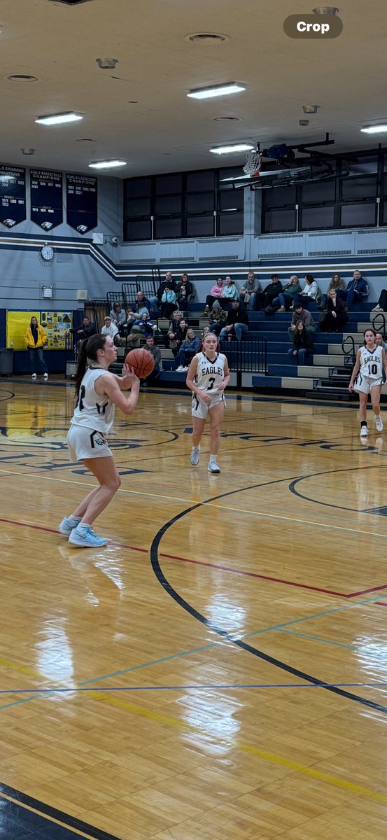 GoldenEaglesBHS's tweet photo. The Golden Eagles take on the Roslyn Bulldogs at BHS tonight!!! Let’s Go Eagles!!!!🇺🇸🦅🏀#wearebethpage https://t.co/QqMoKs7KTj