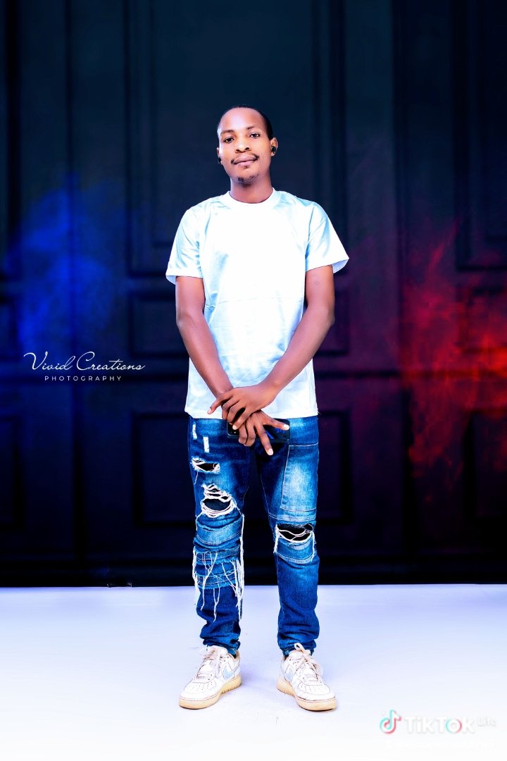 Constecent's tweet image. Happy birthday to myself.
@PhyzixMw 
@ManCity 
@GwambaOfficial 
@Everyone