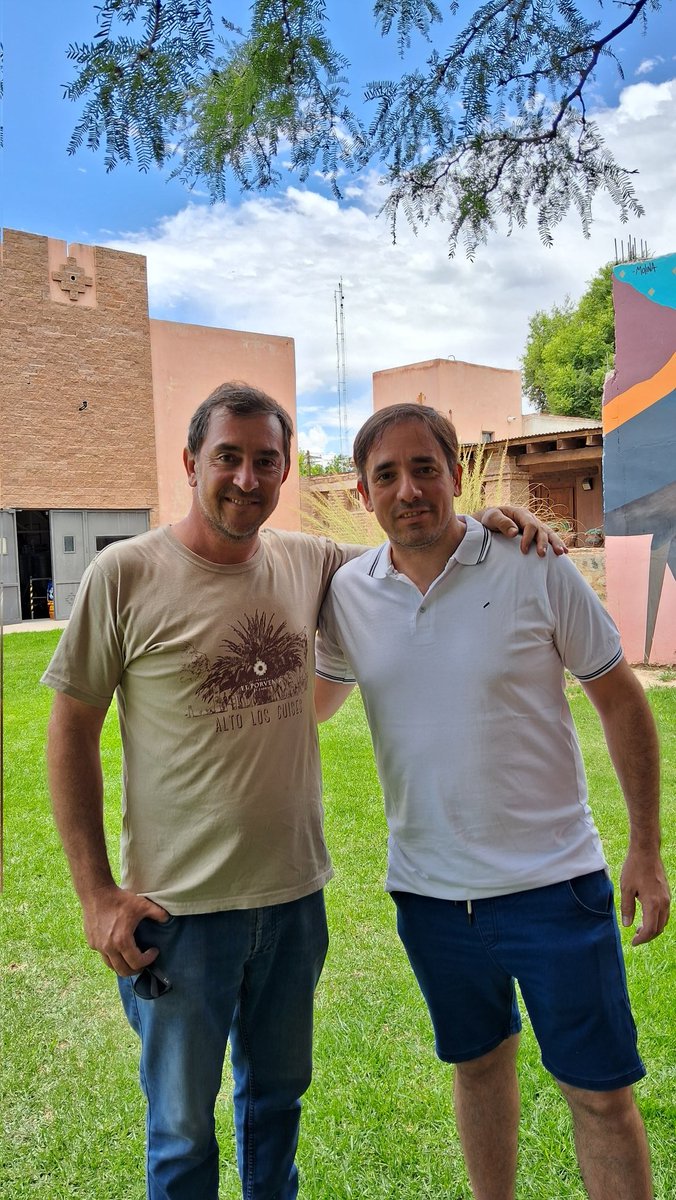 galobasu's tweet image. Hoy 24/01/25 conocí personalmente al crack de @PacoPuga1 / Por gente como él, los vinos del Valle Calchaquí están pisando fuerte en el mundo entero. Dios bendiga a Cafayate.