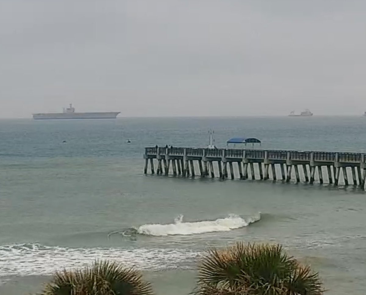 WarshipCam's tweet photo. Former USS John F. Kennedy (CV 67) aircraft carrier off of Lake Worth Beach, Florida being towed for scrapping in Brownsville, Texas - January 23, 2025 #ussjohnfkennedy #cv67
SRC: webcam https://t.co/xcqQV0XmBW