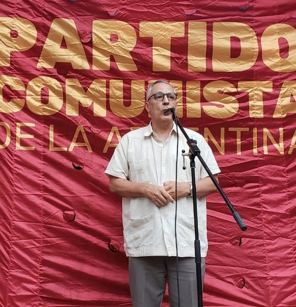 pedropprada's tweet photo. Es un honor trasladar saludo del @PartidoPCC al @pcaarg y sus combativos militantes en su 107 aniversario y agradecerles permanente denuncia del bloqueo de EEUU y de injusta inclusión de #Cuba🇨🇺 en lista de patrocinadores del terrorismo, así como su solidaridad con nuestro pueblo https://t.co/fWppsNbfAq