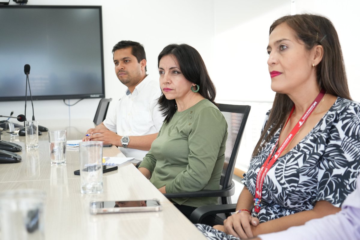 CCCASANARE's tweet photo. En reunión con representantes de la Jurisdicción Especial para la Paz, se dialogó sobre acciones y alianzas orientadas al fortalecimiento del Sistema Integral de Verdad, Justicia, Reparación y No Repetición, establecido por el Acuerdo de Paz en Colombia. https://t.co/yZG943dQ5u