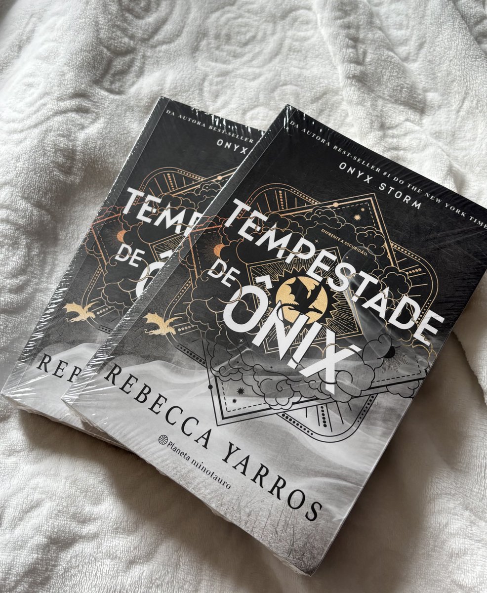 iconashryver's tweet photo. ⚡️SORTEIO⚡️

Prêmio: 1 livro Tempestade de Ônix. 

Regras:
• siga @iconashryver 
• FAV e RT nesse tweet
• FAV no tweet fixado
• comente "participando" nesse tweet.

⚡️Resultado: 28 de janeiro. https://t.co/FsfdQAtKsH