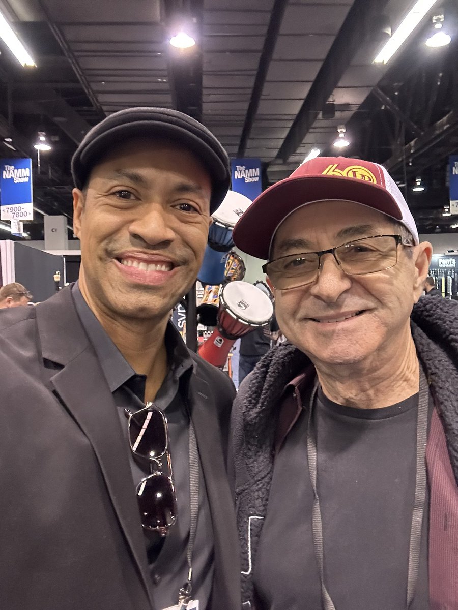 cadamesofficial's tweet photo. Się more in placer compartir con mi apreciado @richiegajate 

#thenammshow #namm2025 #percussion #percusionistas #nosfuimos https://t.co/BOOGPeFD0A