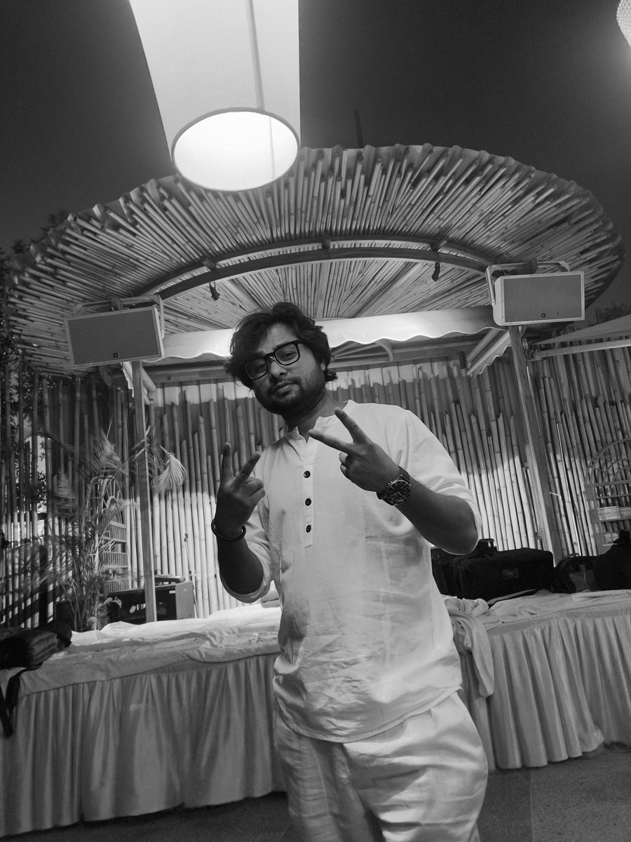 al_faddy's tweet photo. Mar Chuka Hai Dil Magar Zinda Hoon Main,
Zaher Jaisi Kuch Dawayein Chahiye,
Puchte Hain Aap, Aap Achche To Hai,
Haan, Main Achcha Hoon Duayein Chahiye 

Thanks for the click @tariqfaizsinger https://t.co/FrVVuIgJk5