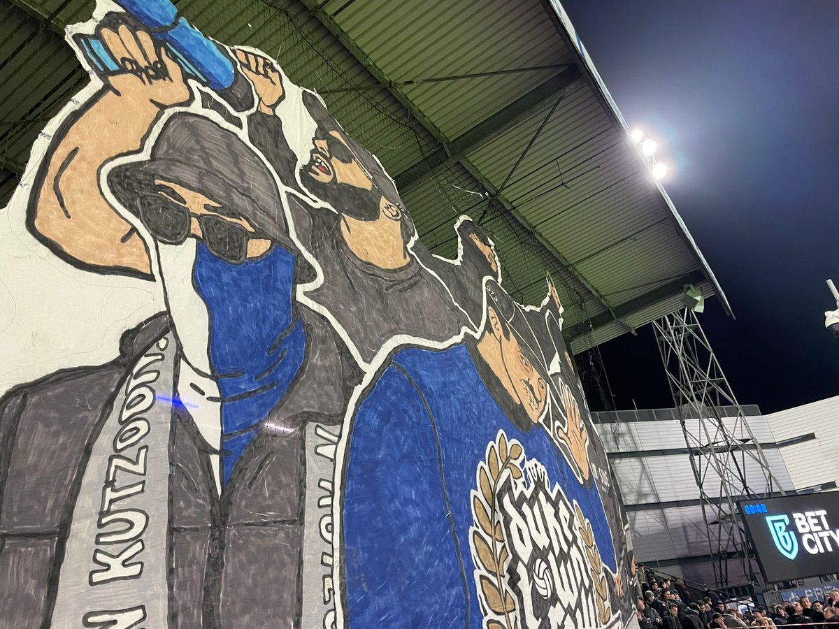 indehekken's tweet photo. DukeTown Crew viert 5-jarig bestaan bij de derby tegen TOP Oss vandaag! #fcdenbosch #toposs #dbotop #dbooss #nopyronoparty https://t.co/UexIvBEZO6
