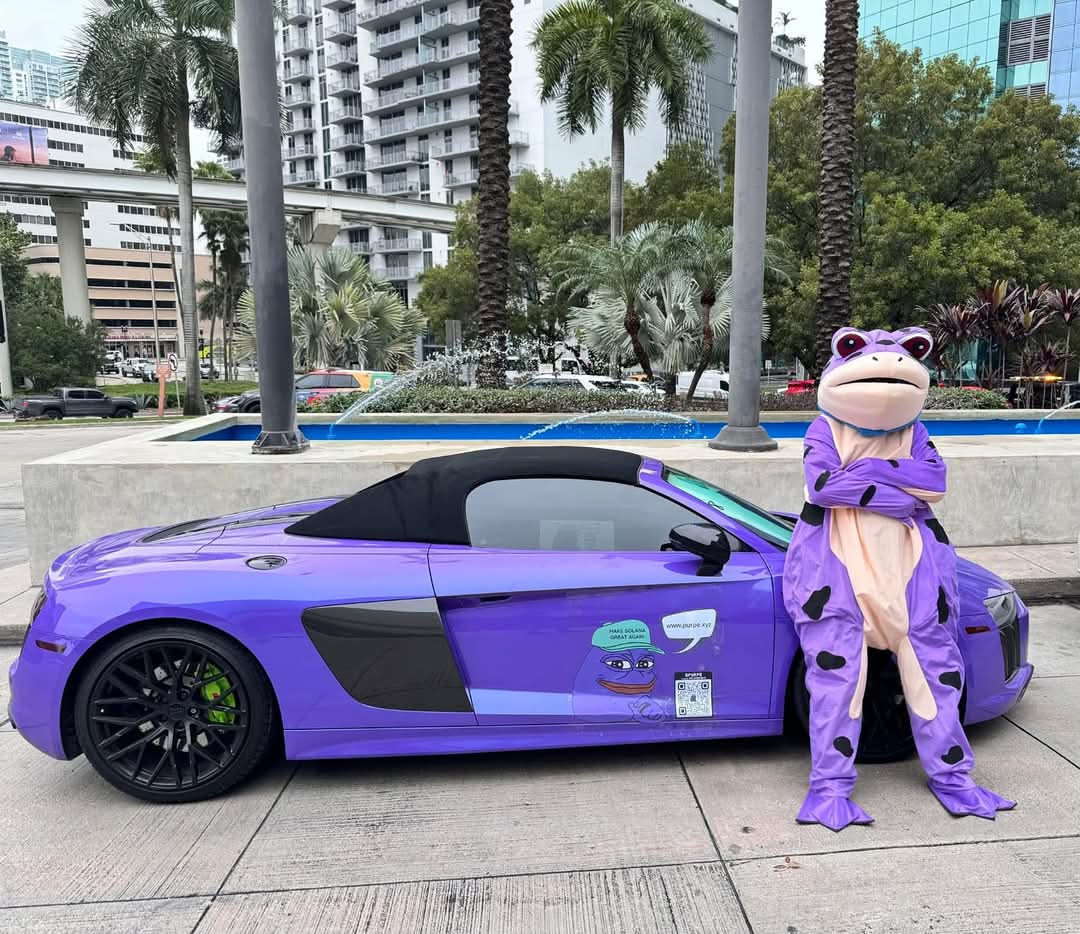 TekChrisSol's tweet photo. Purpe is community strong! No other meme coin had a presence like Purple Pepe at WAGMI 2025! @PurplePepeS0L https://t.co/jtr1D16kD1