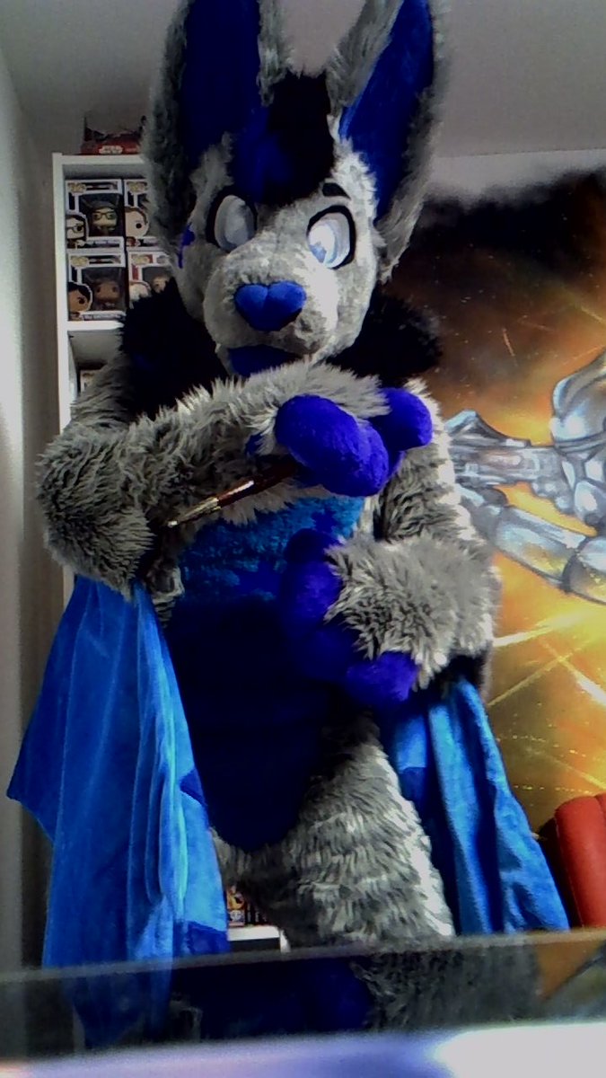 Little thief wanting to show off with his dagger, but silly bat forgot to take the blade out! (Totally not cause I didn't want to show a blade cough cough)

Maybe someday I will get the courage to pose outside for some pics

Fursuit maker is @/Rocky_51100

#FursuitFriday