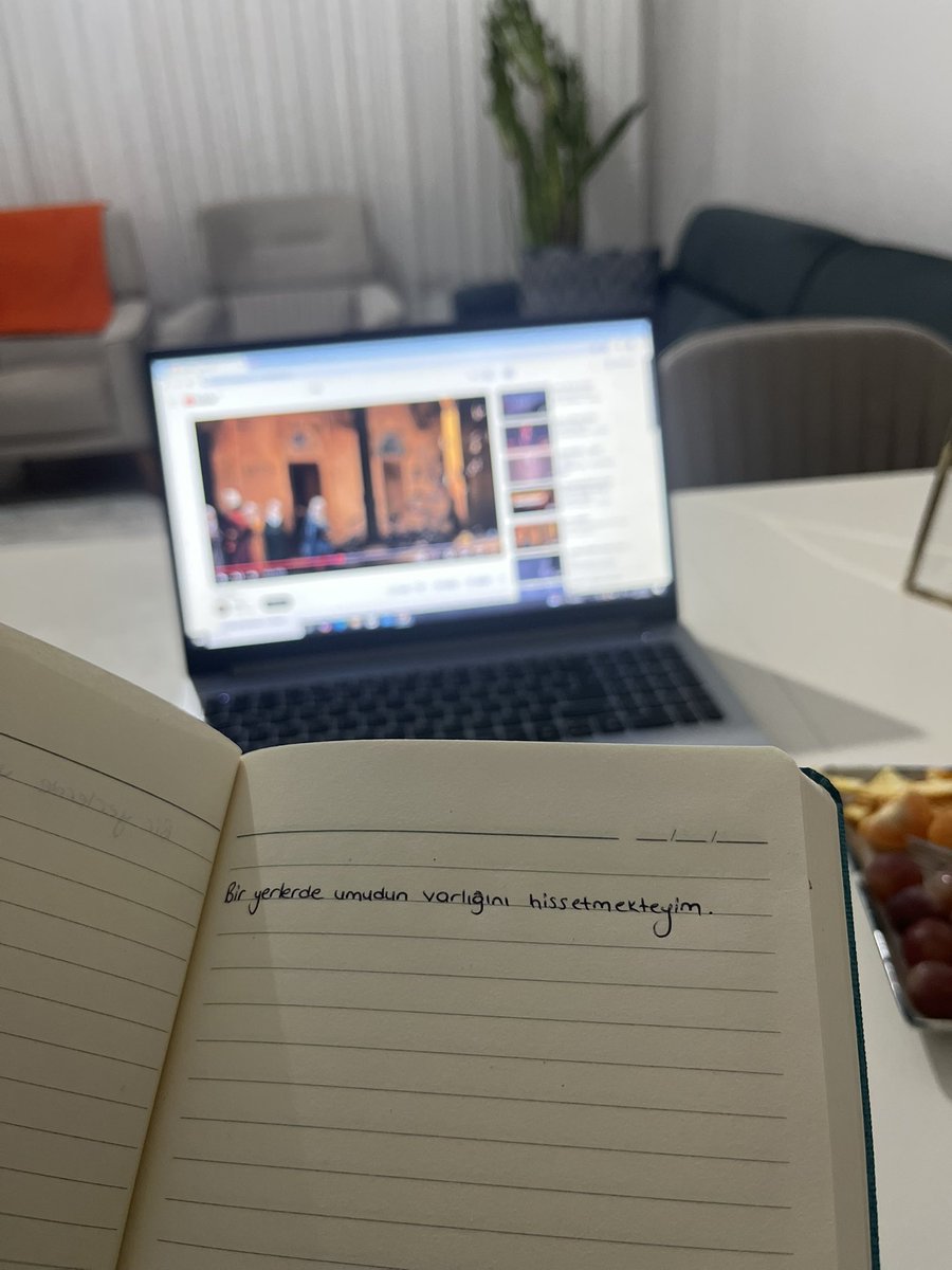 sadecezeze0's tweet photo. 🌱 https://t.co/VMIp6m4TTU