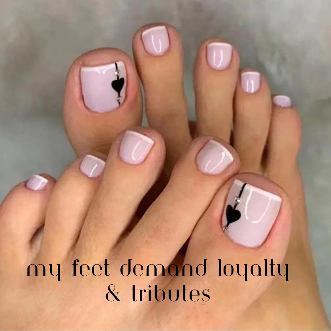 yourredquinn's tweet photo. Feet Friday! Are you worthy enough to worship my feet?? 🦶🛐 👅👃

Reply with your most humiliating plea. You know you want to. https://t.co/HeK31IhFvV