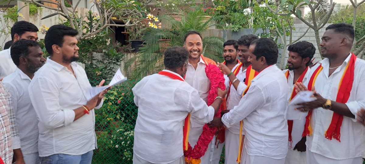 mohan3011k's tweet photo. இன்று கள்ளக்குறிச்சி கிழக்கு மாவட்ட செயலாளர் ஆக எங்கள் பாசமிகு அண்ணன்
வழக்கறிஞர் #திரு_R_பரணிபாலாஜி #BA_LLB., @baranibalaaji அவர்களை நியமணம் செய்த
தமிழக வெற்றிக் கழகத்தின் தலைவர் #தளபதி @tvkvijayhq அவர்களுக்கும்
கழக பொதுச்செயலாளர்
#திரு_என்_ஆனந்து @BussyAnand அவர்களுக்கும்
1/3 https://t.co/INLvgMdZNu