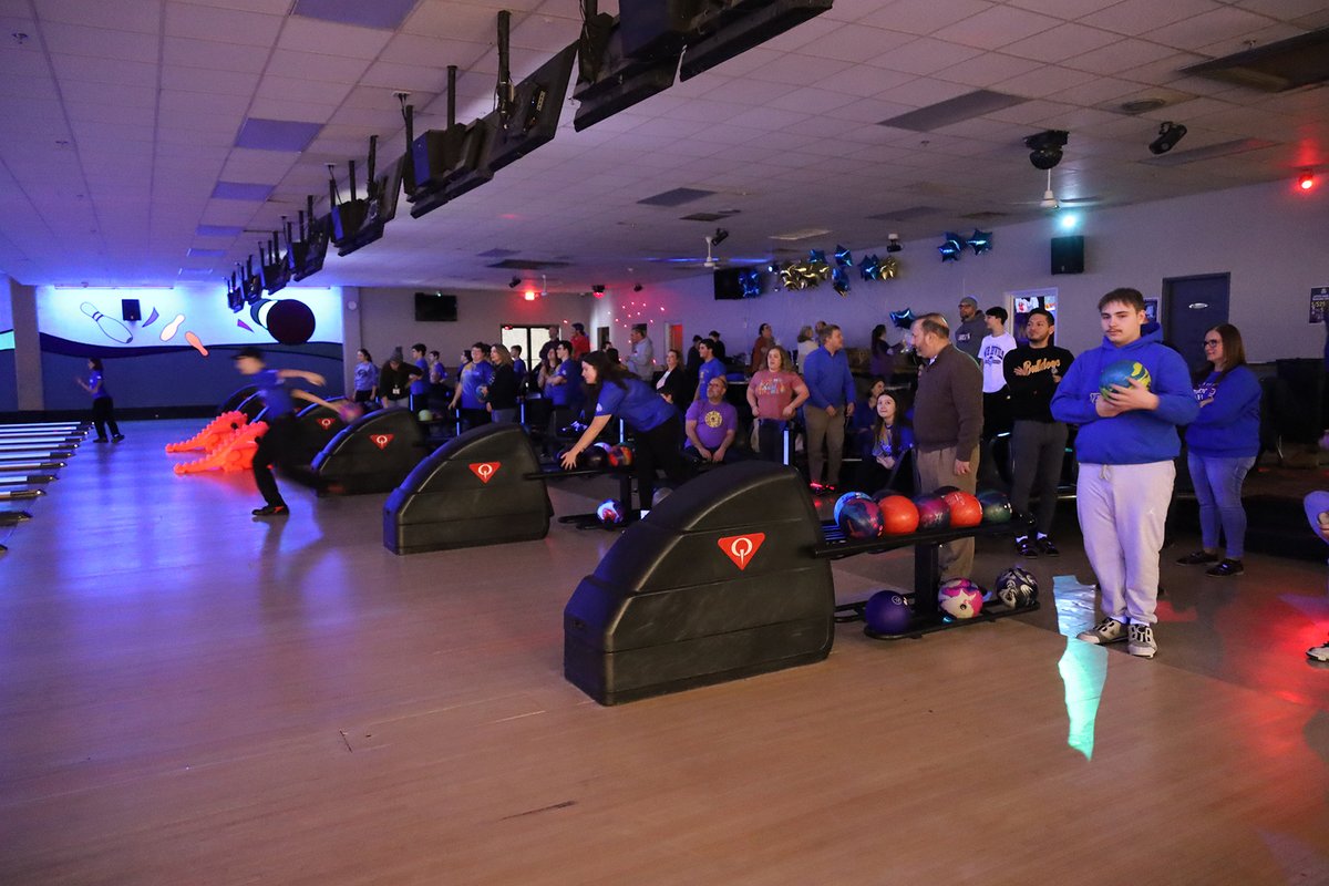 Yesterday afternoon, the combined Kenmore girls and boys bowling teams held their "Bowl with a Staff Member" event, where they each chose a staff member to come to the lanes and bowl. It was so great seeing our students and staff compete and interact outside the classroom!
