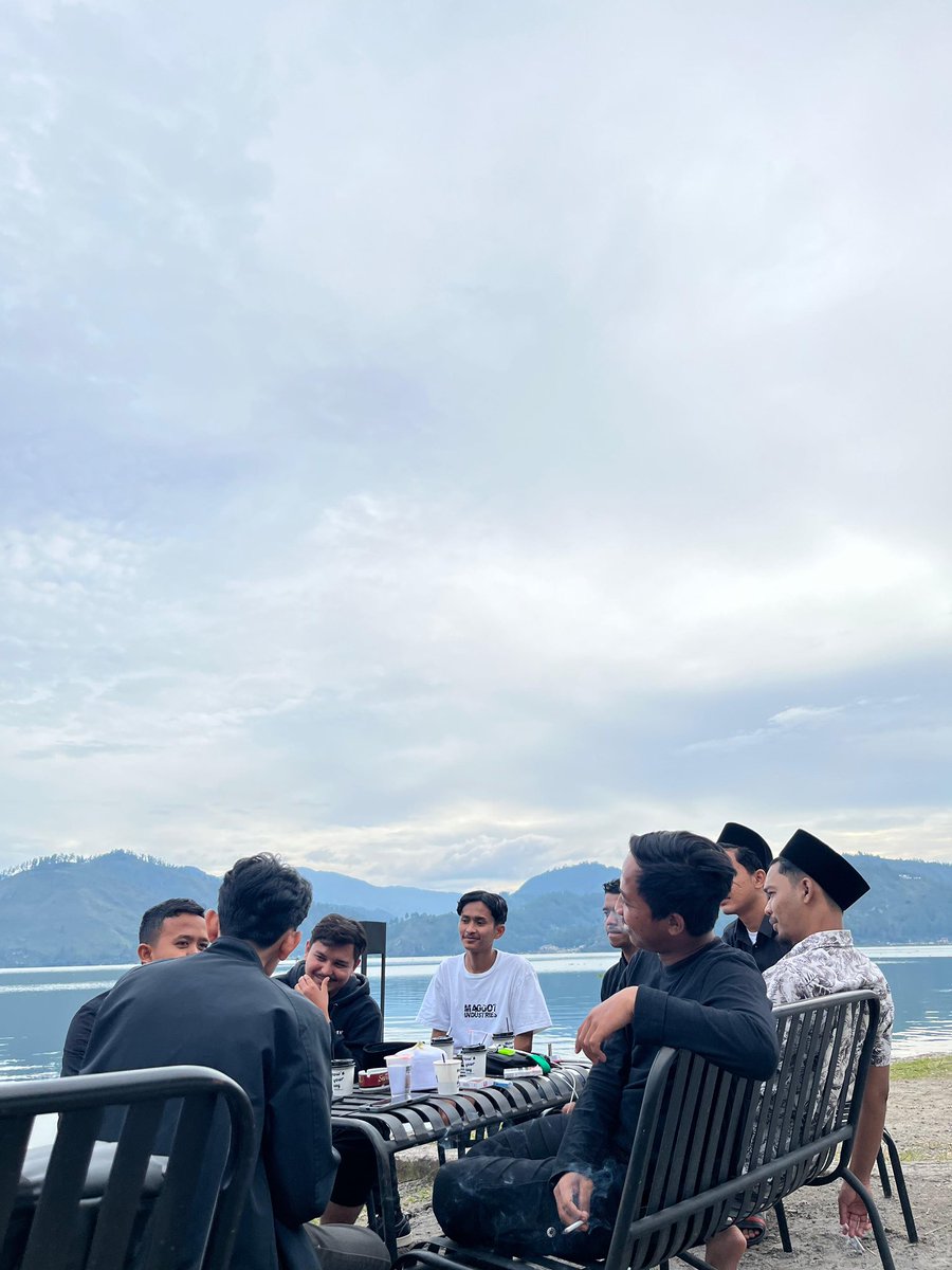 Jazuliab's tweet photo. Banyak orang keliru memaknai istirahat, mereka menyangka istirahat adalah tenggelam dalam kemalasan tanpa bekerja. Padahal bukankah pengangguran begitu jenuh atas kondisi ini? https://t.co/INYrqKyXUH