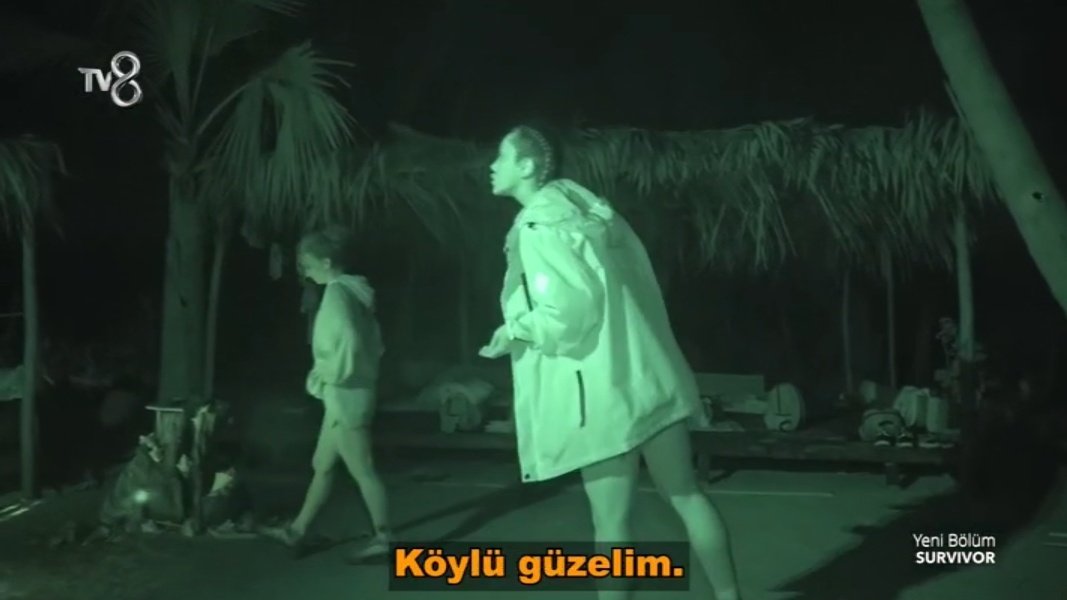 kadnezyaa's tweet photo. açıkçası bu durumdan da çok rahatsız olmaya başladım bastıra bastıra ayşeye köylü güzeli diyince elinize nasıl bir şey geçiyor onu da hiç anlamış değilim çıkın performanslarinizla savaşın aptalca cümleler ile değil https://t.co/tQAq1ZjB3T