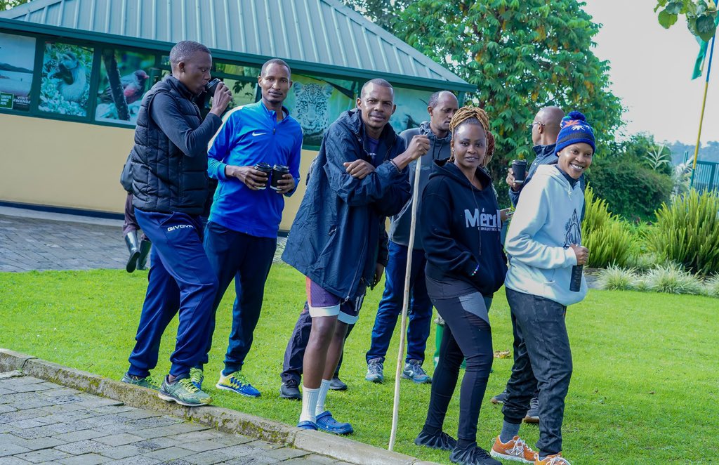 helloshinetour's tweet photo. Unforgettable adventures with Hiking Africa! 
Hiking Sabyinyo and Gahinga Volcanoes was pure magic—stunning views, teamwork, and great vibes. 
We celebrated with delicious meals and cherished memories. 
Who’s ready for the next adventure? 🚶‍♂️🚶‍♀️ https://t.co/yqRey9JIcP