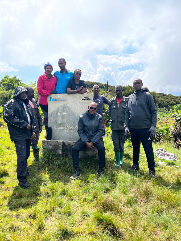 helloshinetour's tweet photo. Unforgettable adventures with Hiking Africa! 
Hiking Sabyinyo and Gahinga Volcanoes was pure magic—stunning views, teamwork, and great vibes. 
We celebrated with delicious meals and cherished memories. 
Who’s ready for the next adventure? 🚶‍♂️🚶‍♀️ https://t.co/yqRey9JIcP