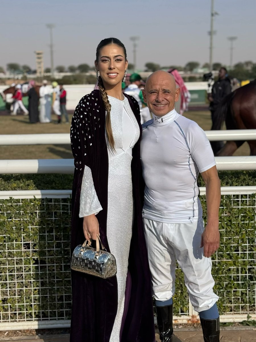 The one and only 🔝 a dream come true! Thank you 𝐌𝐈𝐊𝐄 𝐒𝐌𝐈𝐓𝐇 

#HorseRacing #RiyadhSeason #MikeSmith #SaudiRacing