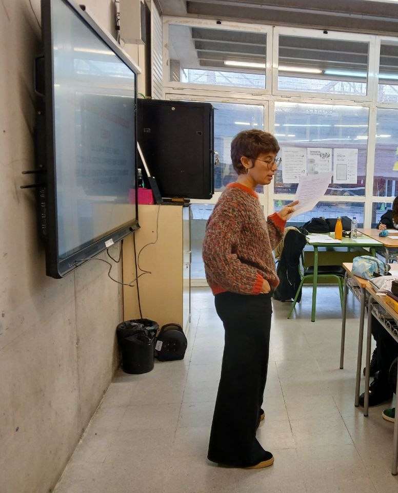 Nadiahufinger's tweet photo. He tornat al meu institut, en el q vaig viure l'etapa plena d'hormones i sentiments incontrolables, on vaig créixer x començar a ser el q sóc avui Per parlar d sexualitat sana i com el porno perjudica a tothom. Sort d fer-ho al costat d l'admirable @SilviaCarrascoP 💜
@DoFemCo https://t.co/NpCxoKay9U