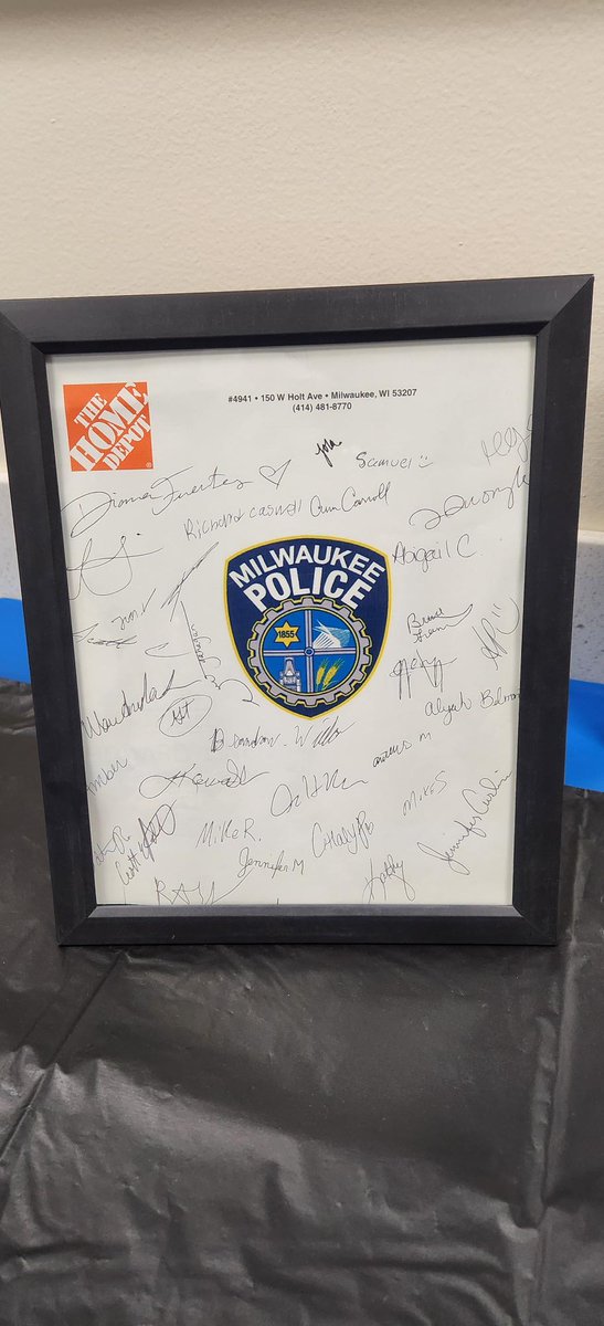 MilwaukeePolice's tweet image. MKEPD #ThankYou #CommunityPartnerships helping keep #MKESafe We are grateful for our partnership with @HomeDepot  and their continued support, as we strive to work together to make #MPDDistrict6 a great place to work and live. #MKECommunity