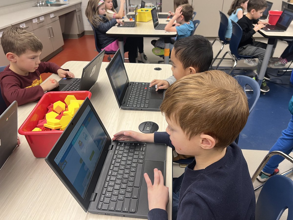 Joy Duncan (@joyduncan17) on Twitter photo Do you want to build a snowman? Kinders practing drag & drop 💙💚<a href="/OldHundredES/">Old Hundred Elementary School</a> Do you want to build a snowman? Kinders practing drag & drop 💙💚<a href="/OldHundredES/">Old Hundred Elementary School</a>