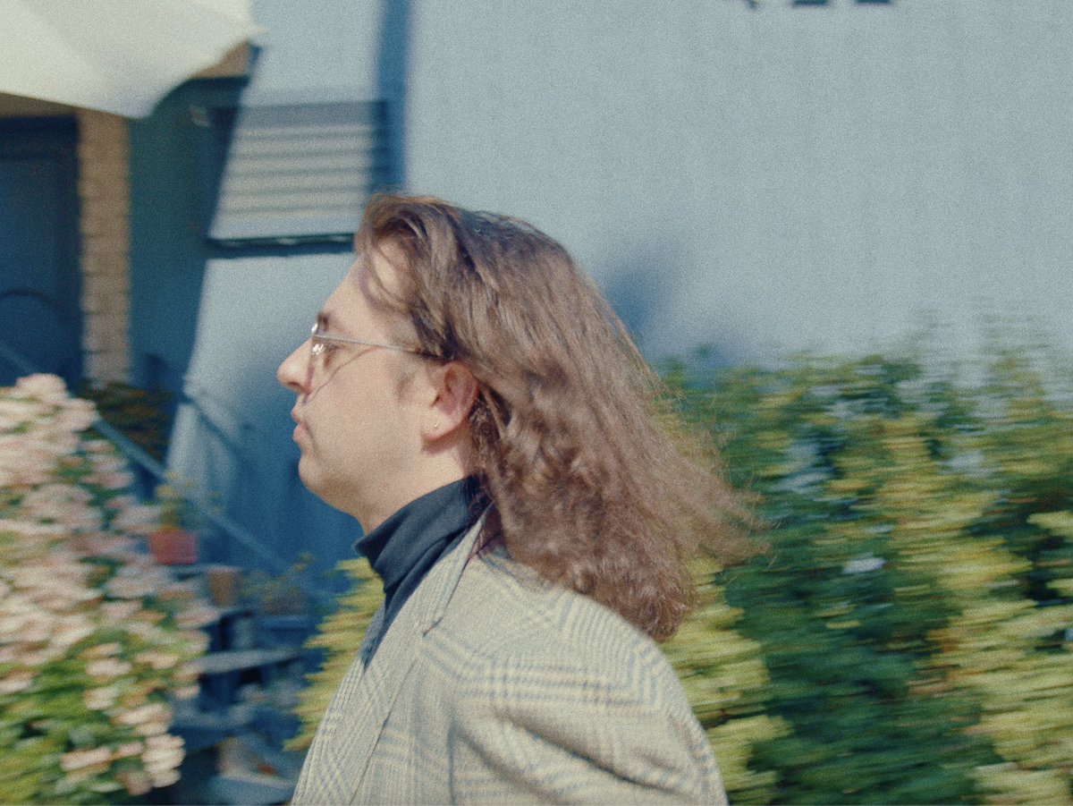 Hey

I have a song coming out in a couple of weeks

Isn’t that so exciting wow 

Pre-save “builder’s song”

ditto.fm/builders-song