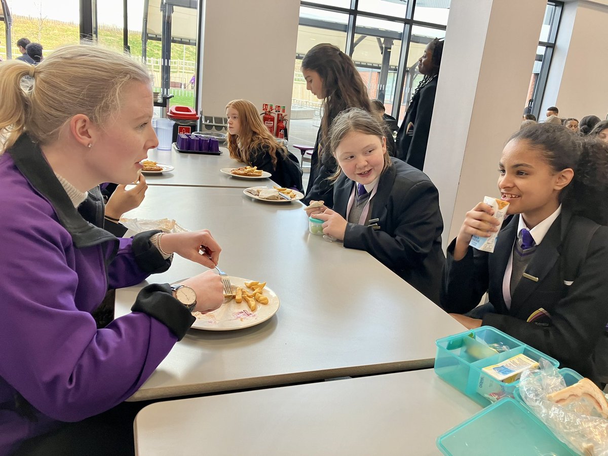 MsKPKay's tweet photo. We 💜 Community Lunch at TAL. https://t.co/FoHMkXHufk