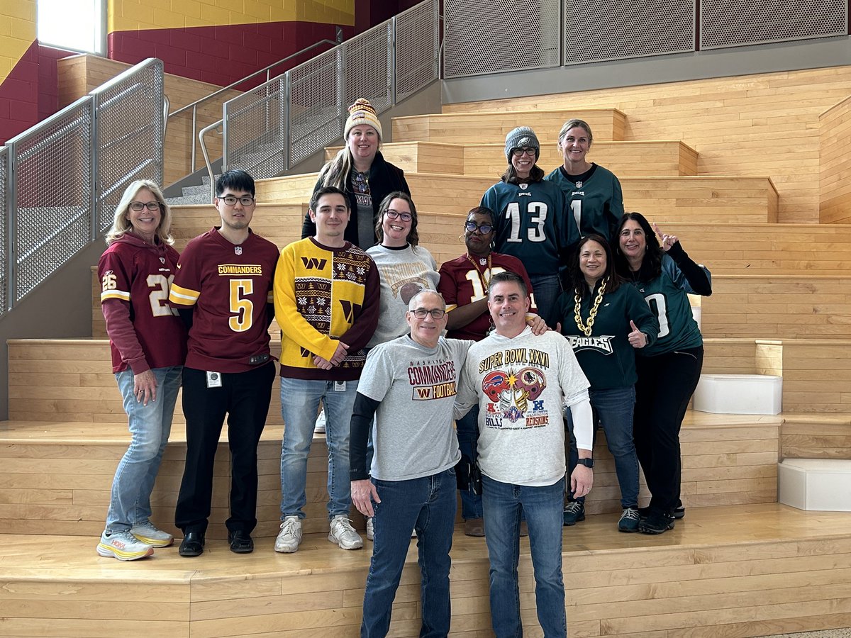 myrodeheaver's tweet photo. @Commanders Staff @oaktonhs in Vienna, VA divided! Our school colors are burgundy and gold. https://t.co/9zn5XcmY3w