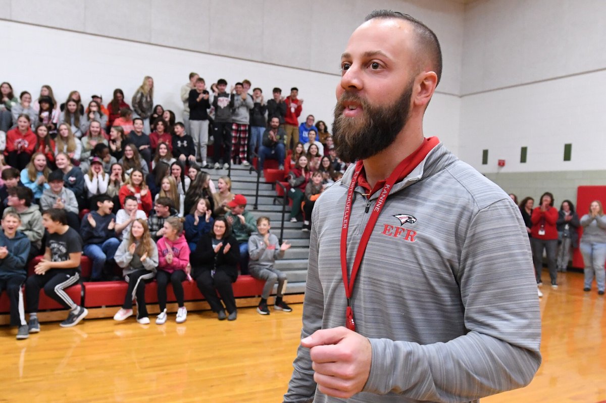 Milken's tweet photo. Click through E.F. Rittmueller Middle School sixth through eighth grade teacher Luke Kanine's career-changing day in the photos below:
https://t.co/fDcREtECHh
@grant_hegenauer @mieducation
#GoodNews #GoodNewsMovement #Uplifting #MilkenEducator #Emotional #EducateMI #MITeachers https://t.co/96u1zSzHgT
