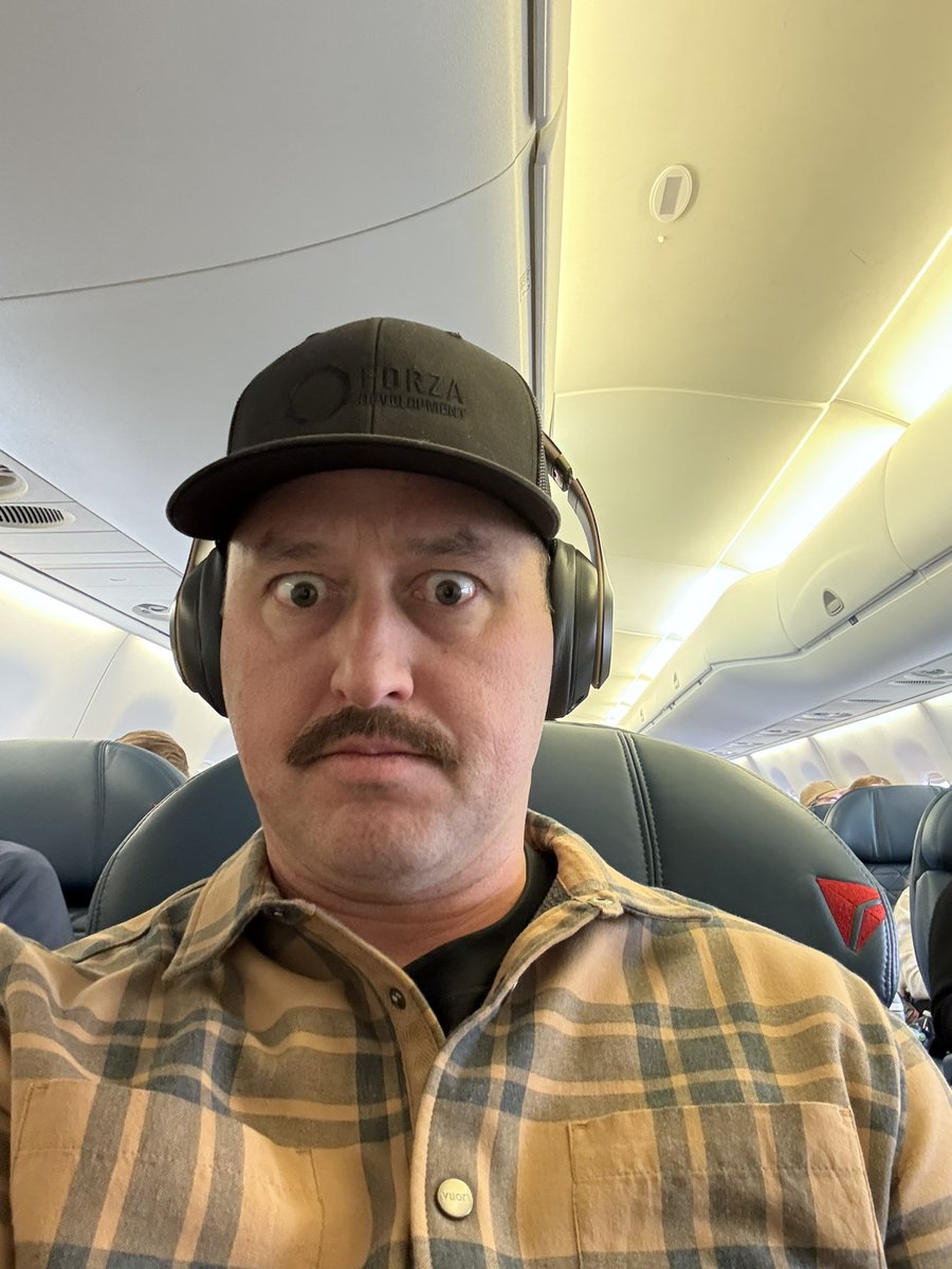 Chris Hatch tweet media