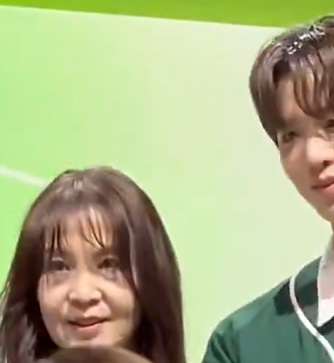 For_Kyungho's tweet photo. Kyungho with his mama 🥰 https://t.co/x0c8lKpjN2