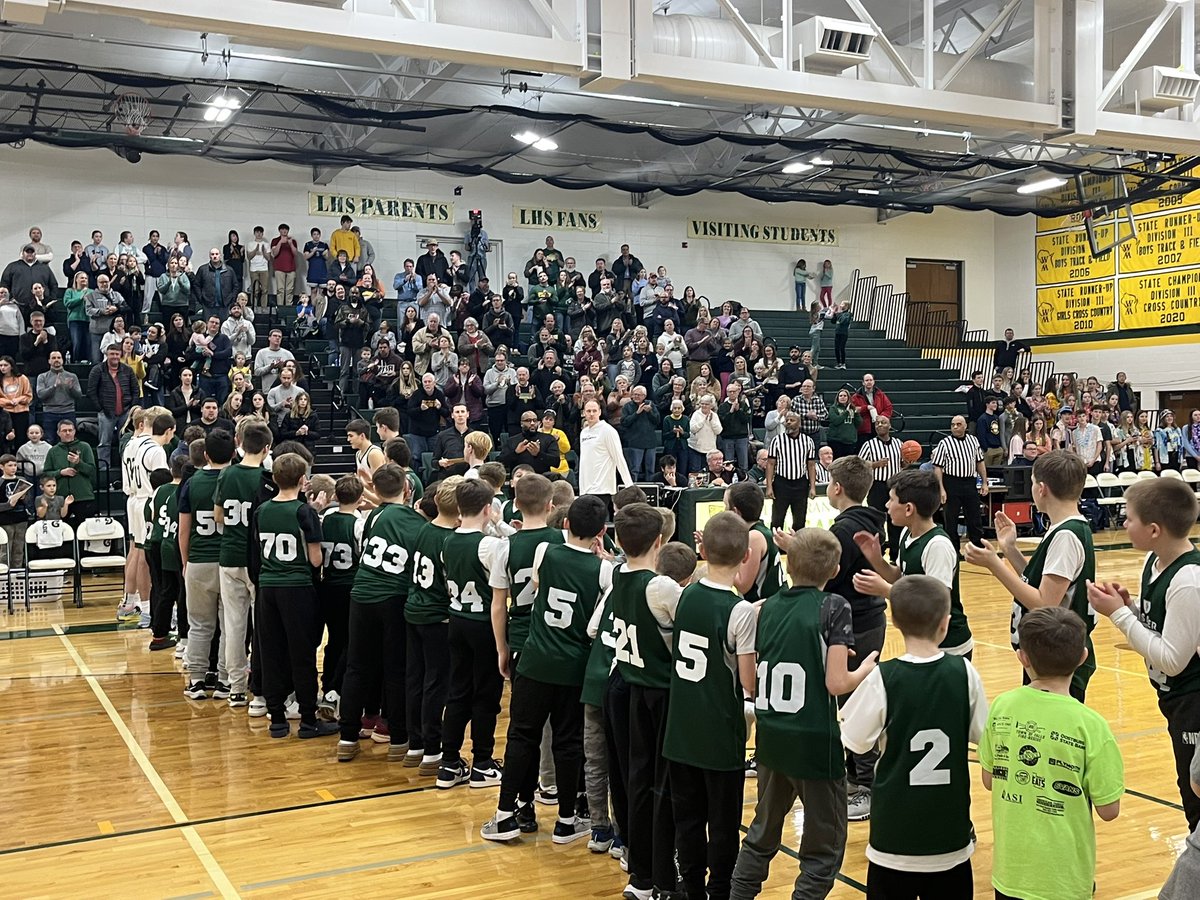 JrCrusaderHoops's tweet photo. Thank you to all of our coaches and families that make our Jr Crusader Program so great! What a fun night last night at our Annual Jr Crusader Night! We cheered on the @CrusaderBasketb as they took on our cross town rival! God is good! https://t.co/QbXIHgpP4L