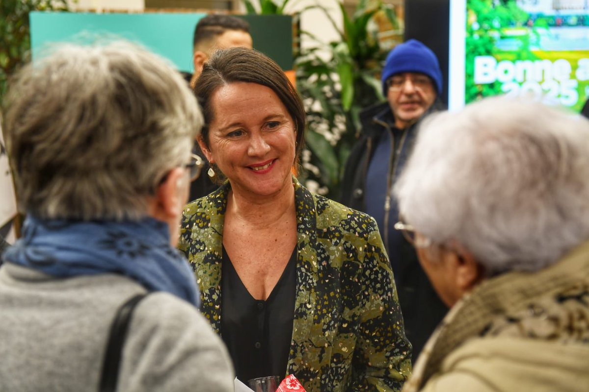 Johanna_Rolland's tweet photo. 🧶 Ravie de retrouver ce soir les habitantes et habitants du quartier Chantenay-Bellevue-Sainte-Anne pour leur présenter mes vœux. https://t.co/zqyGDsd8VF