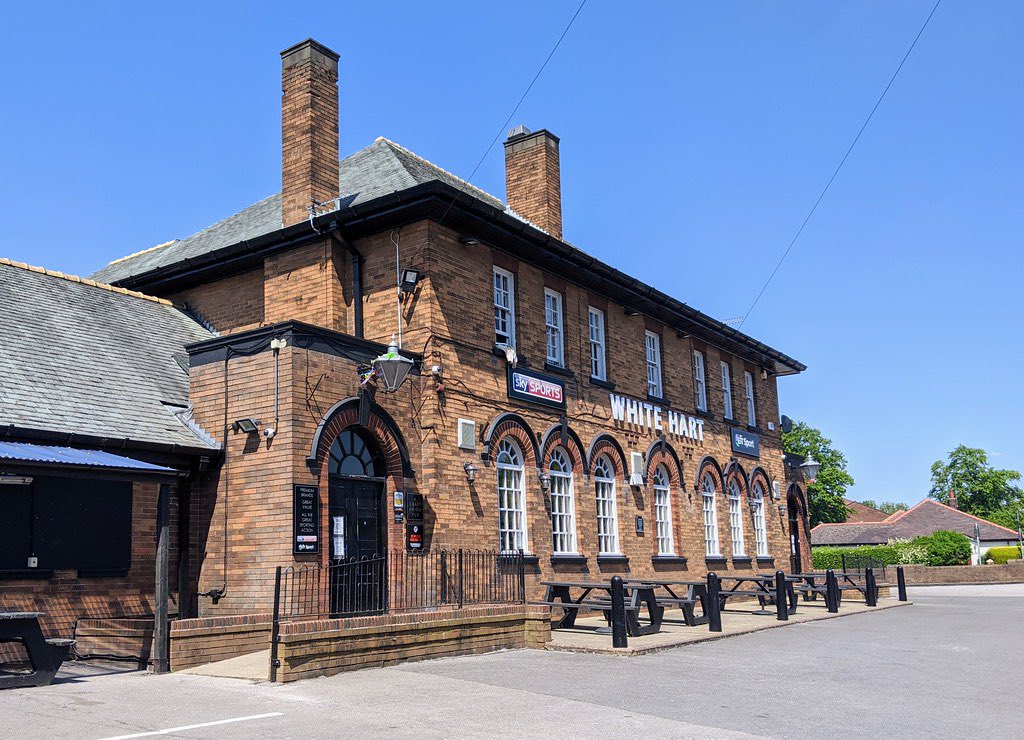 PNEPolice's tweet photo. After a couple of games on the road it’s back to Deepdale with almost 5500 #Boro fans heading crosscountry for the game! As usual the city centre pubs will take your 💰 in exchange for 🍺 The Station, The Old Vic, The Grey Friar are all 🚶♀️distance from 🚂 @GazetteBoro @Boropolis https://t.co/XVusgpiUx5