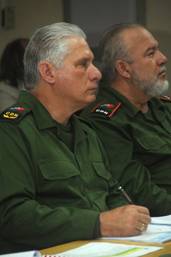 minint_cuba's tweet photo. En la tercera y última jornada del Ejercicio Estratégico #Bastión2024, Miguel Díaz-Canel Bermúdez, Presidente del Consejo de Defensa Nacional (CDN), visitó Artemisa para evaluar las acciones inherentes al Consejo de Defensa Provincial frente a una posible agresión enemiga. https://t.co/BbCkEnNGK1