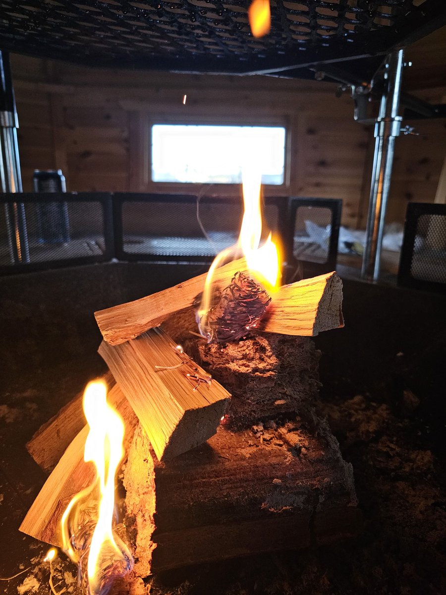 devonwoodsmoke's tweet photo. Lot of good times going to be happening here @bbqlodges at @UkbbqSchool

Year round, cozy bbq classes, a first for the UK..

If you would like to learn the art of fireside cooking with a group of friends, family, or maybe a work team, then get in touch

Please Retweet 🔥 https://t.co/km78FECaYM