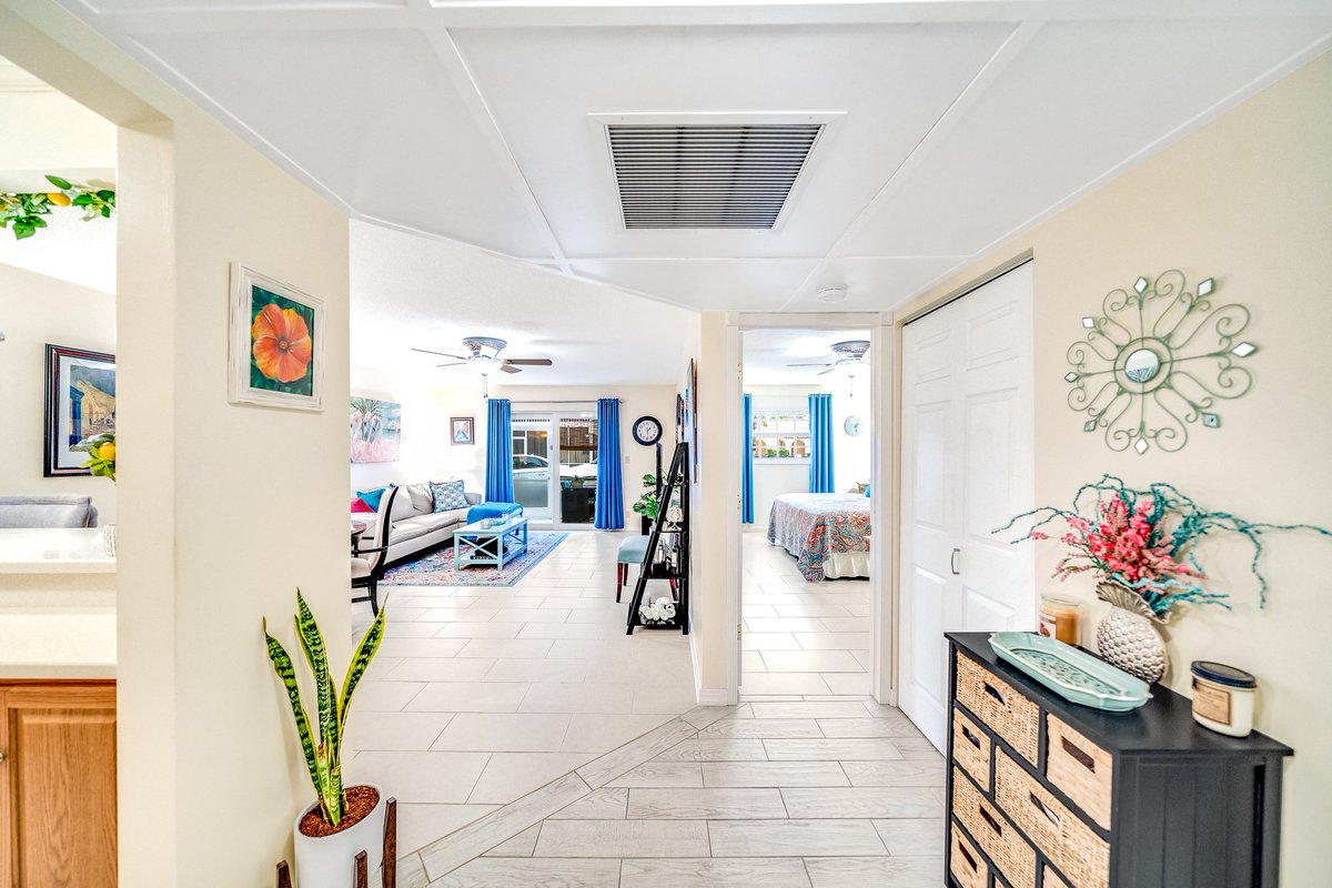 SunnyGlobalRE's tweet photo. The word is out!  This immaculate updated spacious 1 Bed 1 Bath Condo on 1st floor w/parking directly at unit entry, screened in patio, heated pool is Listed For Sale $210,000 w/low Monthly HOA $440. https://t.co/DxjTFCaf91 @lokationre https://t.co/87gnzK1eOV