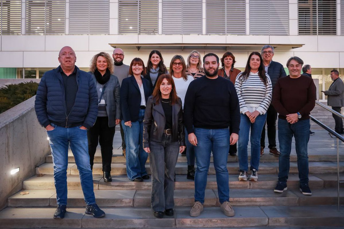 JuntsGirona's tweet photo. 📸 Càrrecs territorials de @JuntsXCat a la Vegueria de Girona participen en una jornada de treball a Manresa.

🤝Treballem en xarxa i per a tots els municipis.

✅ Preparats per fer avançar el país! https://t.co/WX19vszZl0