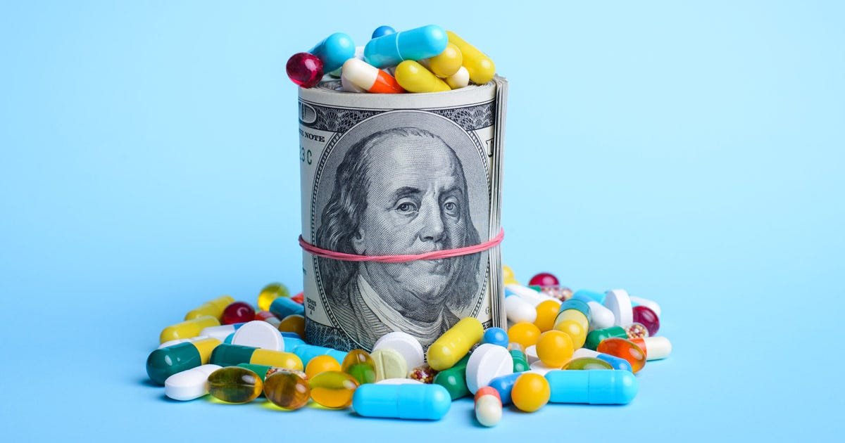 CraigBrockie's tweet photo. Your doctor can’t do 10 pushups.

Why would you trust them with your health?

Here are 20 brutal truths about the “sick-care” system they don’t want you to know : 🧵 https://t.co/DW9TjhdlwK