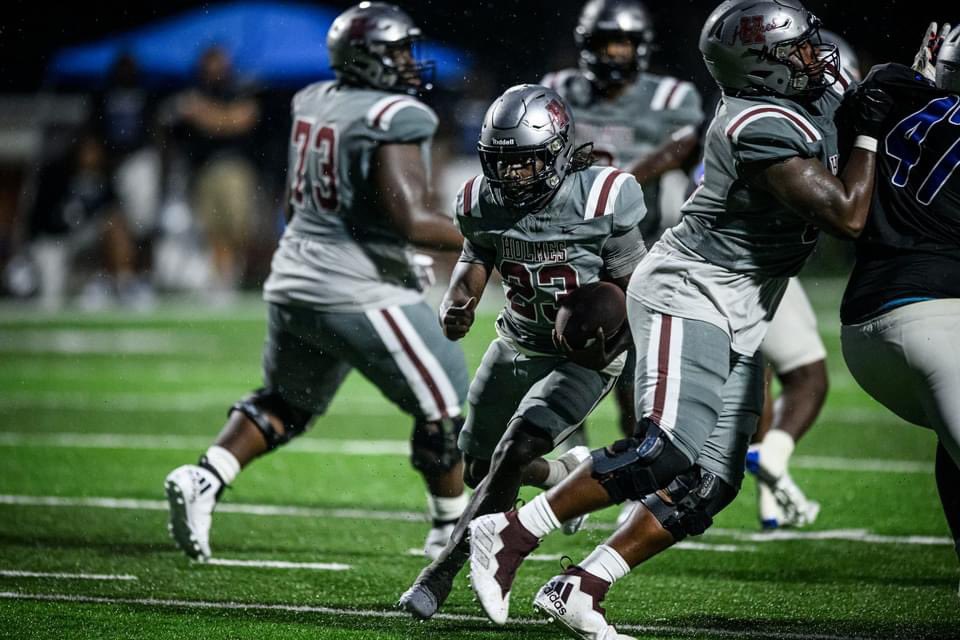 NeroTaylor72's tweet photo. #AGTG After a great conversation with @CoachWood_HCC and @CoachJones_75 , I am blessed to receive an offer from Holmes Community College! @CoachJJonesFB @coach_pennock @Coastfootball https://t.co/F4TyT9IHRy