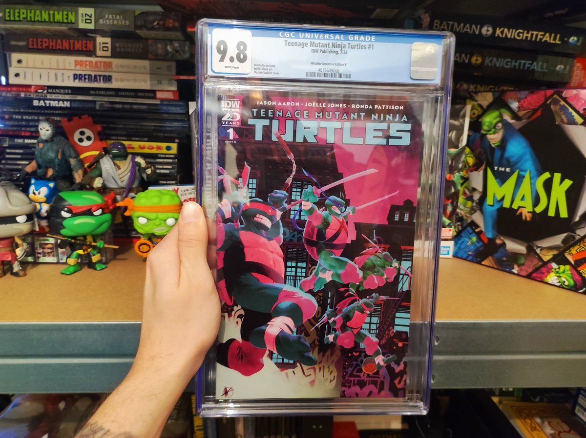 VoorheesGotMe's tweet photo. A massive shout-out to the amazing @CoffeeHeroes1 for hooking me up with grading my #TMNT 1:250issue one!!! Over the moon about this one
#comics #ninjaturtles #TMNTxNaruto #coffee #lcs #comicstores https://t.co/hmGmgp3t6O