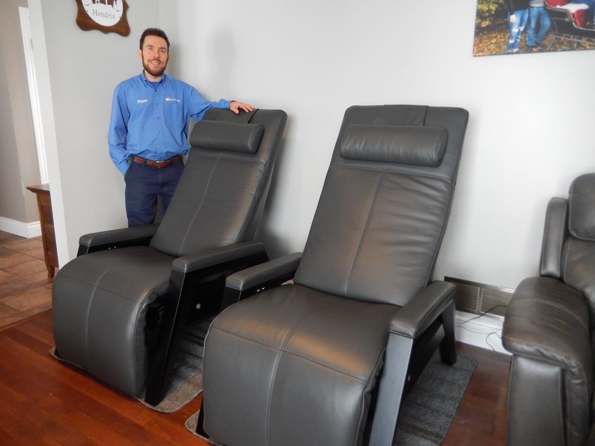 We were happy to install two new Human Touch Gravis Wave Massage Chairs in a customer’s home near Grand Valley, Ontario! Here’s Stephen Legge with the Gravis Chairs in Gray Premium Leather and Matte Black Wood Base.