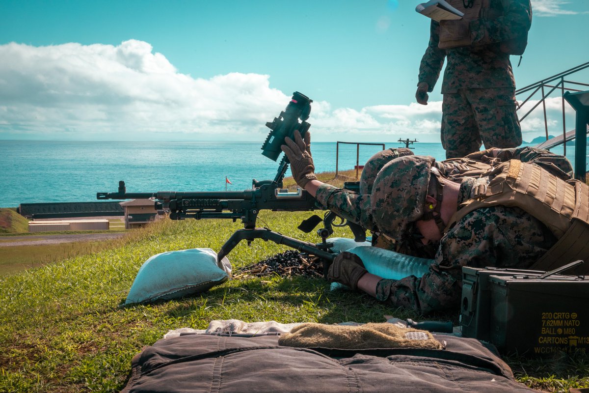#Marines at <a href="/MCB_Hawaii/">MCBH</a> conduct a clearing procedure for the M240B machine gun during their first HQBN field exercise (FEX) of fiscal year 2025.

The FEX was conducted to sustain warfighting capabilities and increase lethality with automatic weapons. 

#USMC #MarineCombatArms